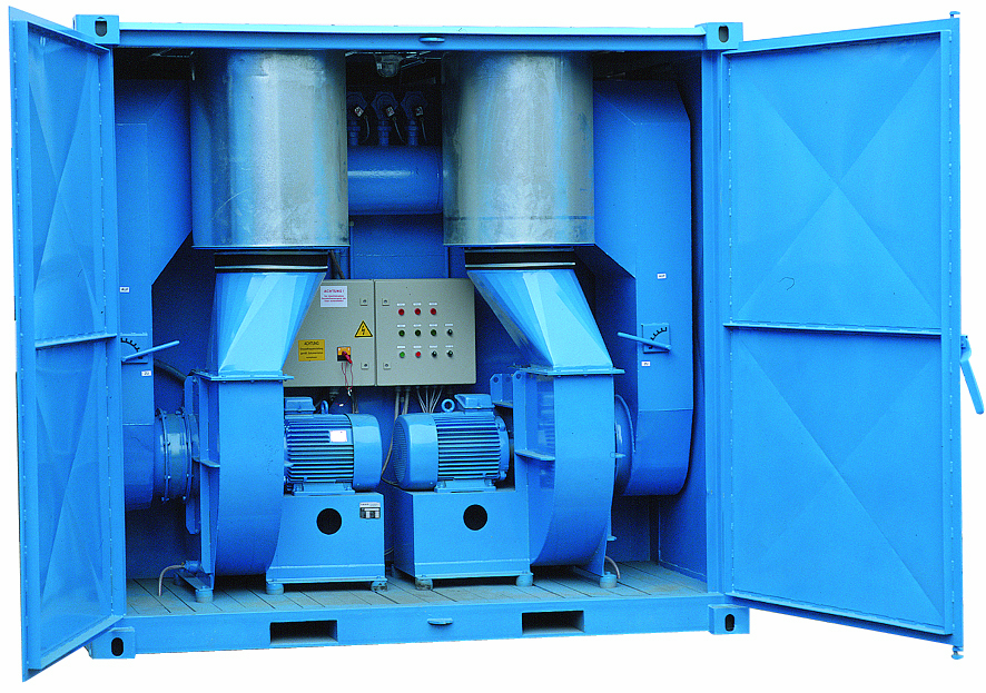 Blauer Maschinenraum mit Motoren